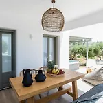 Arsenis Luxury