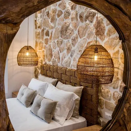 Arsenis Luxury
