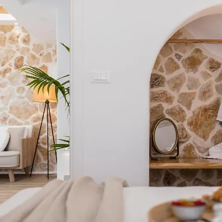 Arsenis Luxury Villa