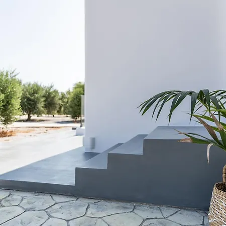 Arsenis Luxury Villa *